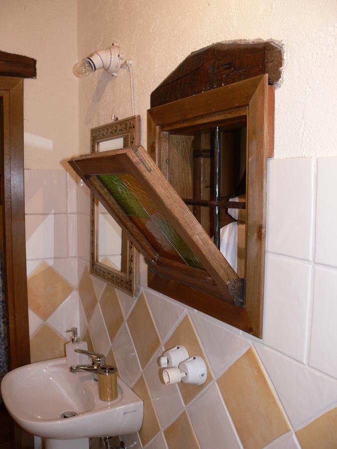Il Cappellaio Matto Bed & Breakfast Montalto Ligure Exterior photo