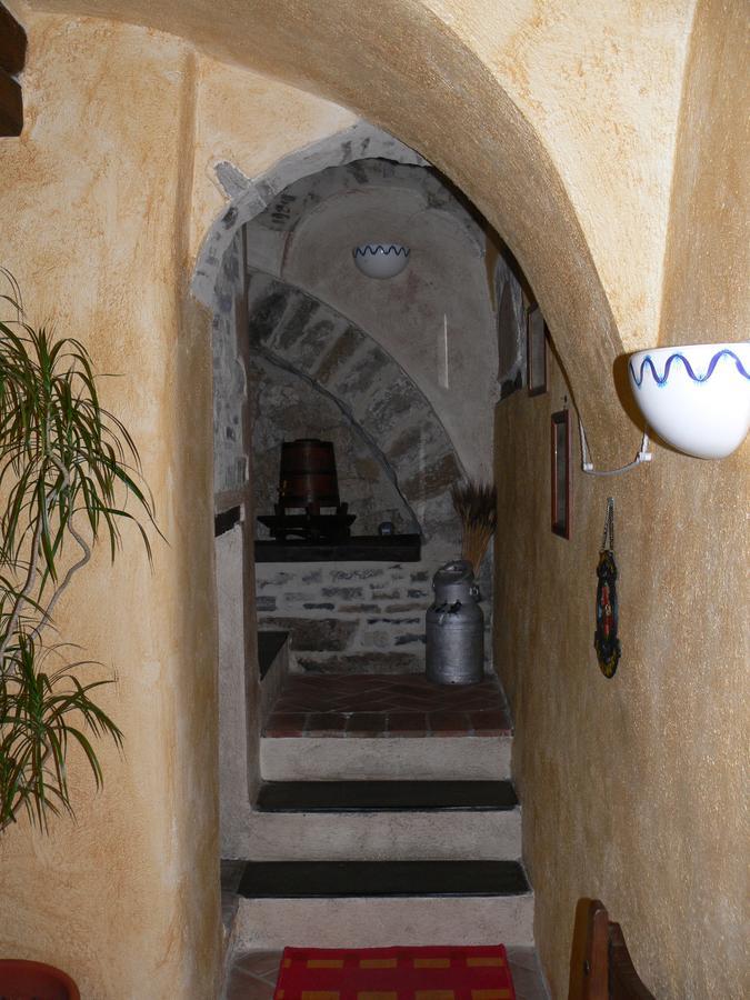Il Cappellaio Matto Bed & Breakfast Montalto Ligure Exterior photo