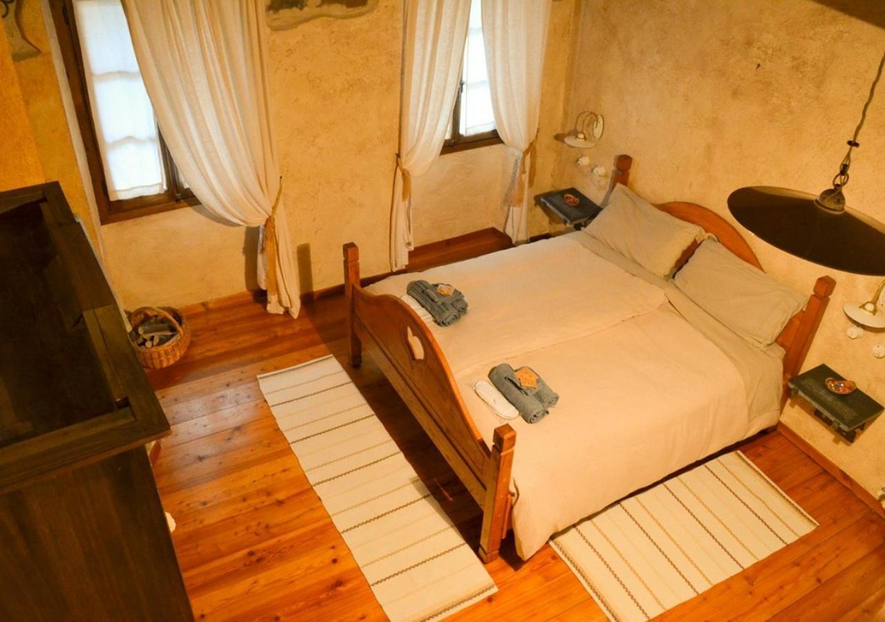 Il Cappellaio Matto Bed & Breakfast Montalto Ligure Exterior photo