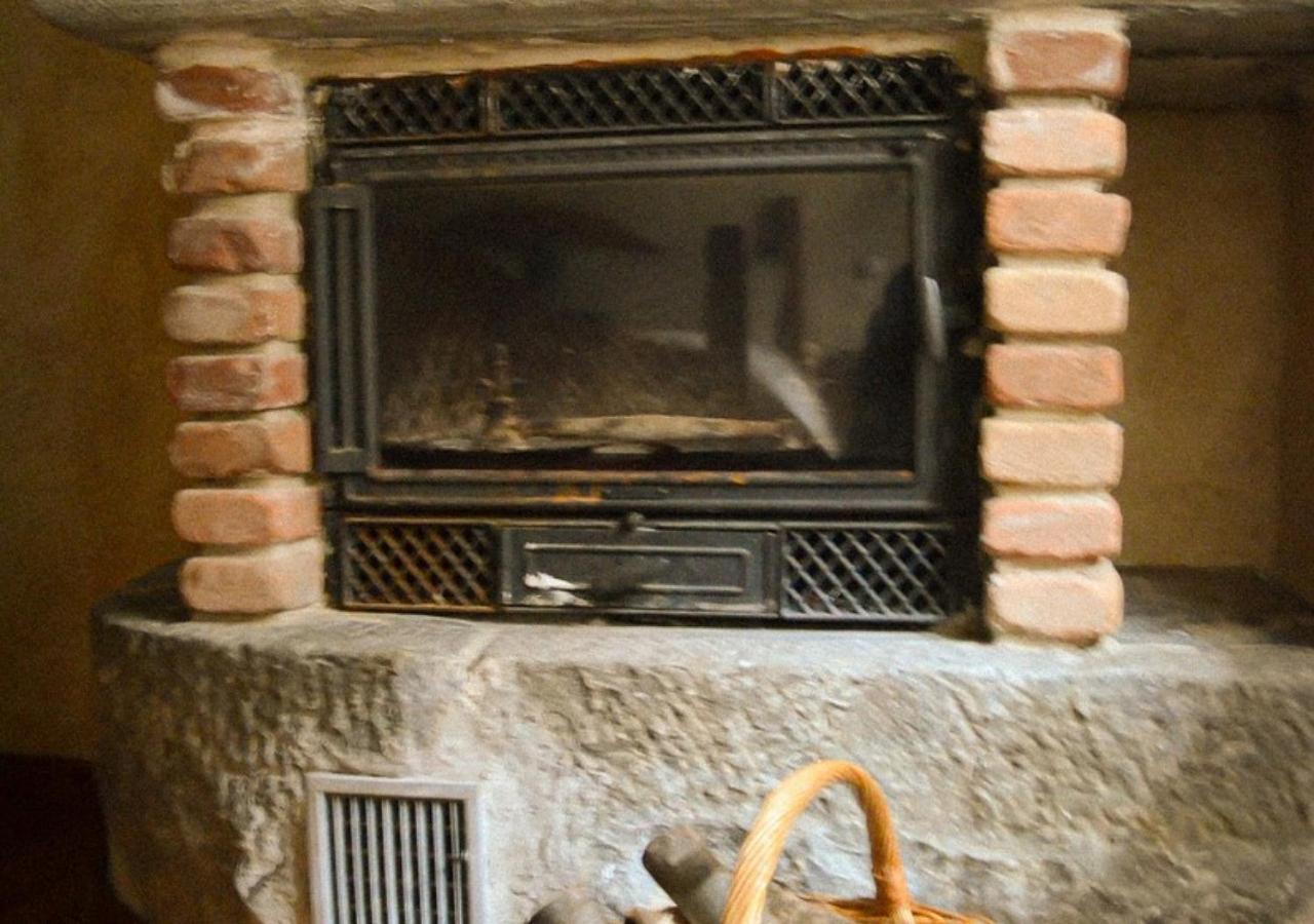 Il Cappellaio Matto Bed & Breakfast Montalto Ligure Exterior photo