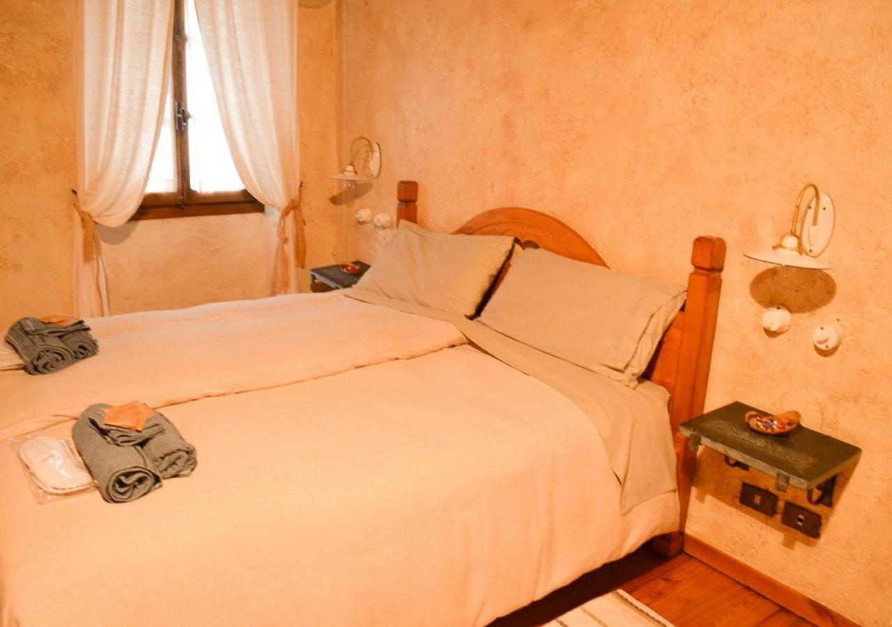 Il Cappellaio Matto Bed & Breakfast Montalto Ligure Exterior photo