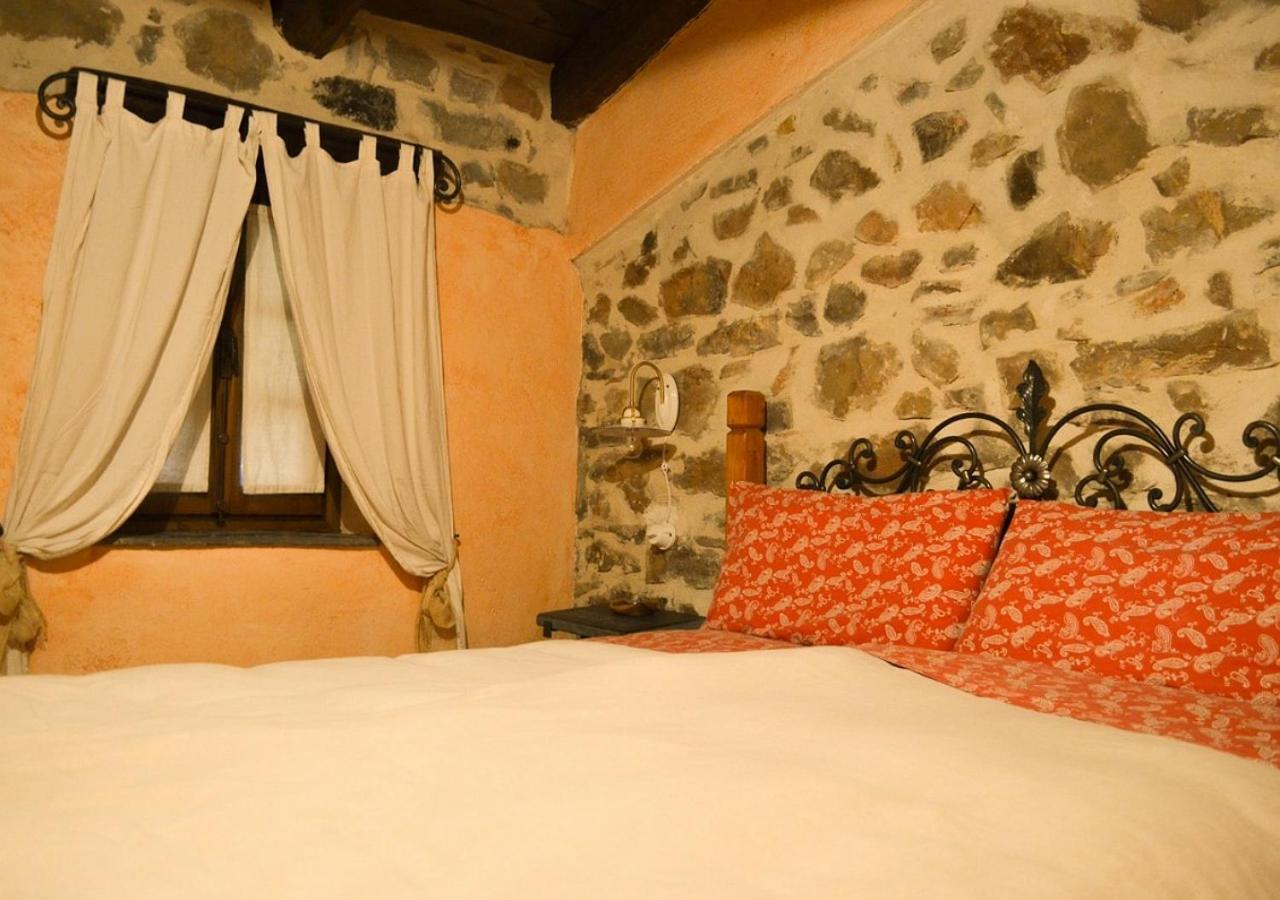 Il Cappellaio Matto Bed & Breakfast Montalto Ligure Exterior photo