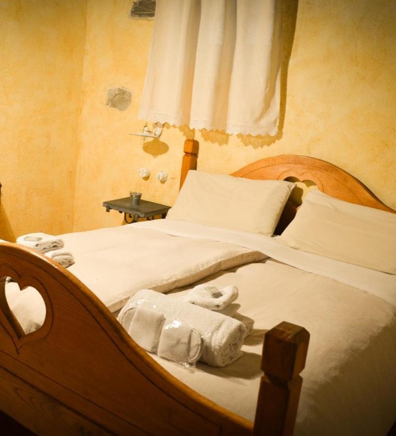Il Cappellaio Matto Bed & Breakfast Montalto Ligure Exterior photo